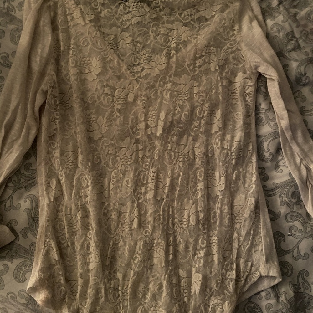 Quarter sleeve shirt